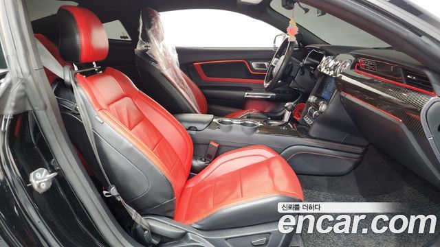 Ford Mustang GT Coupe 2020 — фото 11