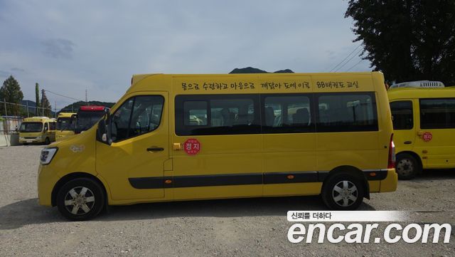 Renault Korea Master School Bus 15-Seater 2020 — фото 4