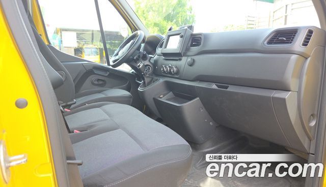 Renault Korea Master School Bus 15-Seater 2020 — фото 9