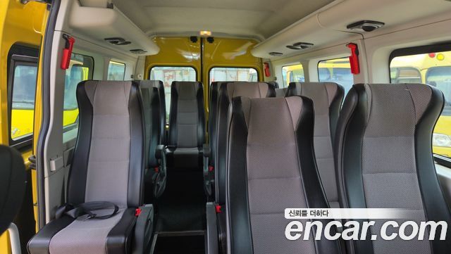 Renault Korea Master School Bus 15-Seater 2020 — фото 10