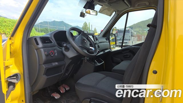 Renault Korea Master School Bus 15-Seater 2020 — фото 15