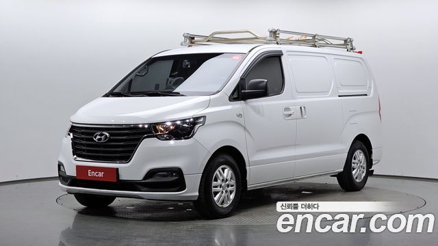 Hyundai Grand Starex Van 3-Seater Smart