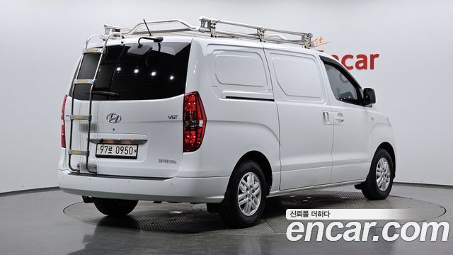 Hyundai Grand Starex Van 3-Seater Smart 2021 — фото 2
