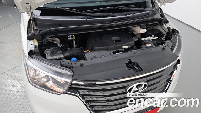 Hyundai Grand Starex Van 3-Seater Smart 2021 — фото 6
