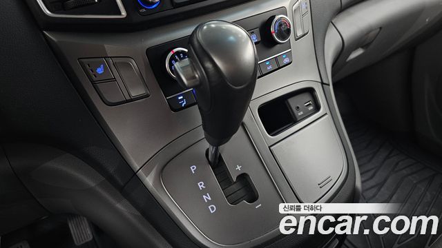 Hyundai Grand Starex Van 3-Seater Smart 2021 — фото 9