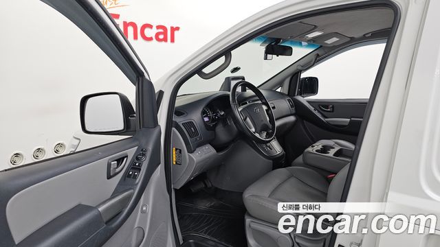 Hyundai Grand Starex Van 3-Seater Smart 2021 — фото 10