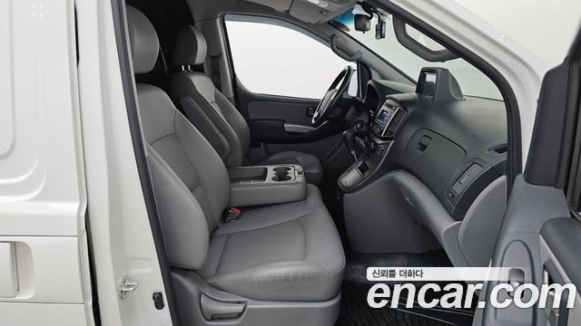Hyundai Grand Starex Van 3-Seater Smart 2021 — фото 11