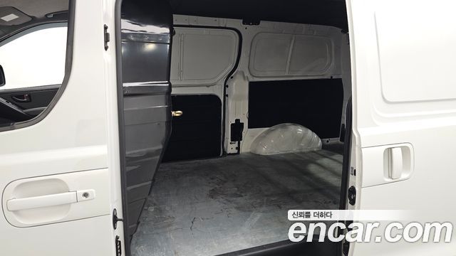 Hyundai Grand Starex Van 3-Seater Smart 2021 — фото 12