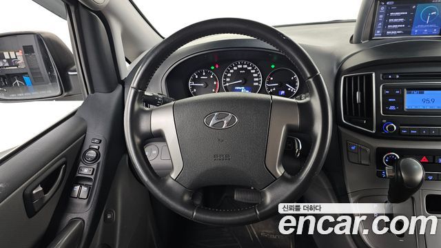 Hyundai Grand Starex Van 3-Seater Smart 2021 — фото 14