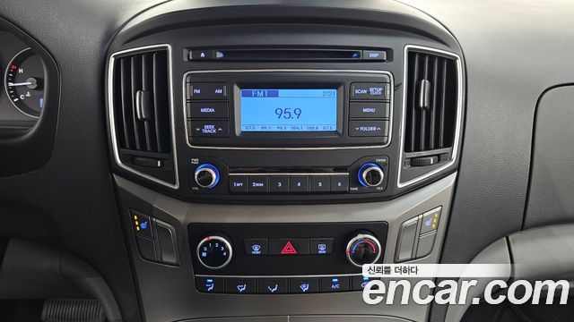 Hyundai Grand Starex Van 3-Seater Smart 2021 — фото 18