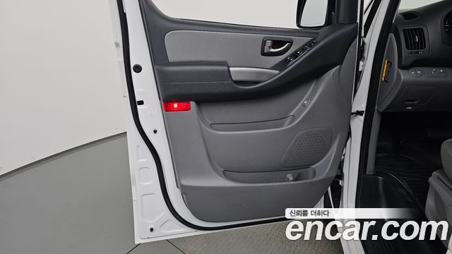 Hyundai Grand Starex Van 3-Seater Smart 2021 — фото 24