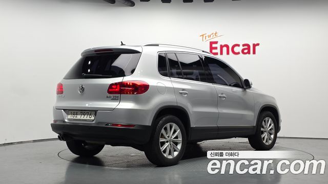 Volkswagen Tiguan 2.0 TDI Comfort 5N 2015 — фото 2