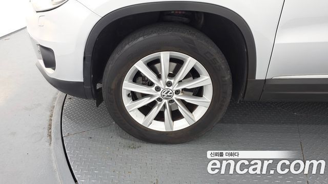 Volkswagen Tiguan 2.0 TDI Comfort 5N 2015 — фото 5