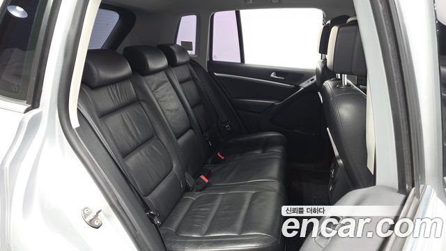 Volkswagen Tiguan 2.0 TDI Comfort 5N 2015 — фото 11