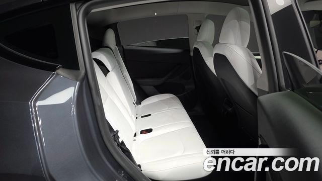 Tesla Model Y RWD 2024 — фото 16