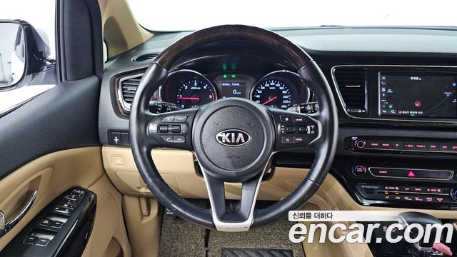 Kia Carnival 9-Seater Prstige 2019 — фото 14