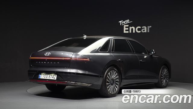 Hyundai Grandeur Hybrid (GN7) Calligraphy 2023 — фото 2