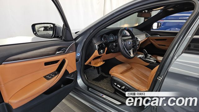 BMW 5 Series (G30) 520d xDrive M Sport Package Plus 2017 — фото 10
