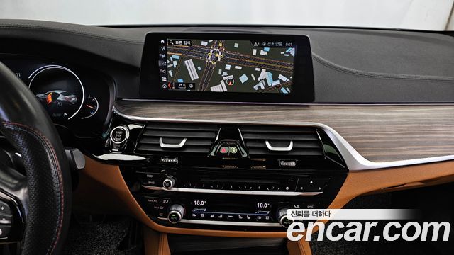 BMW 5 Series (G30) 520d xDrive M Sport Package Plus 2017 — фото 14