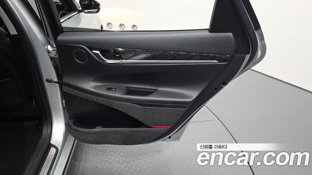Hyundai Grandeur (IG) 3.0 LPI Taxi Example 2019 — фото 25