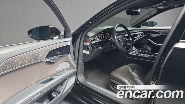 Audi A8 (D5) 55 TFSI Quattro Premium LWB 2023 — фото 10