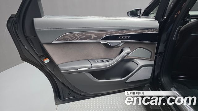 Audi A8 (D5) 55 TFSI Quattro Premium LWB 2023 — фото 25
