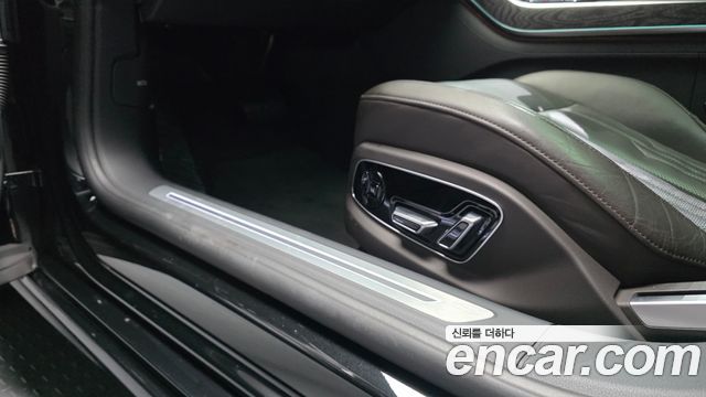 Audi A8 (D5) 55 TFSI Quattro Premium LWB 2023 — фото 35