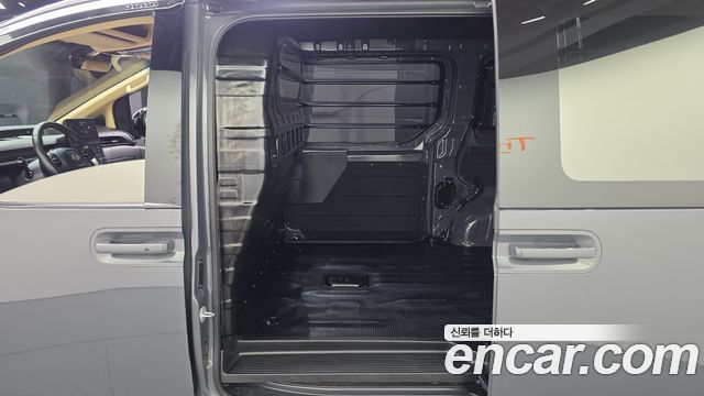 Hyundai Staria L3.5 Cargo 3-Seater Modern 2025 — фото 11