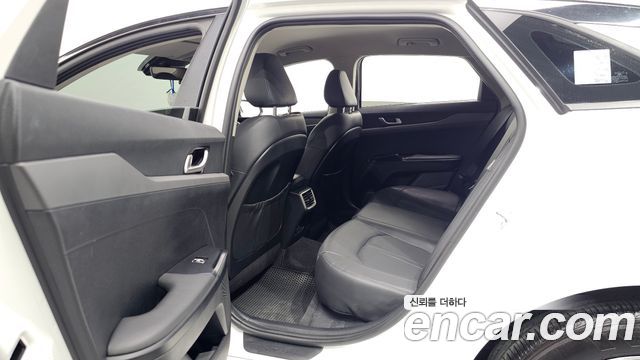 Kia K5 (III) 2.0 Prestige 2022 — фото 12
