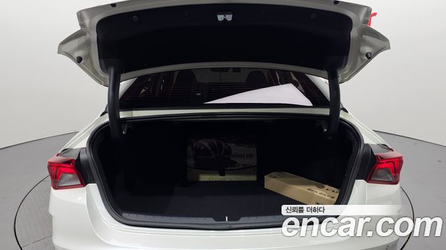 Kia K5 (III) 2.0 Prestige 2022 — фото 20