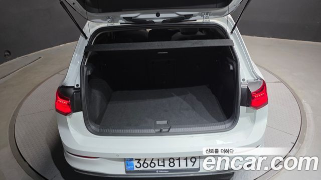 Volkswagen Golf (VIII) 2.0 TDI Prestige 2022 — фото 32