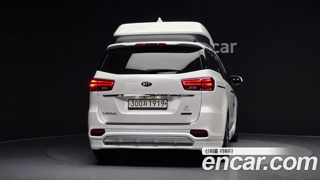 Kia Carnival 9-Seater Hi-Limousine Noblesse Special 2020 — фото 4