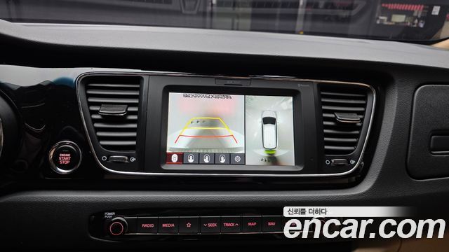 Kia Carnival 9-Seater Hi-Limousine Noblesse Special 2020 — фото 15