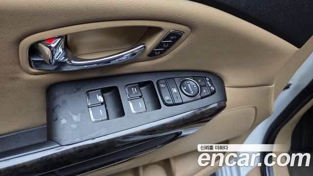 Kia Carnival 9-Seater Hi-Limousine Noblesse Special 2020 — фото 27