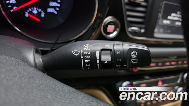 Kia Carnival 9-Seater Hi-Limousine Noblesse Special 2020 — фото 29