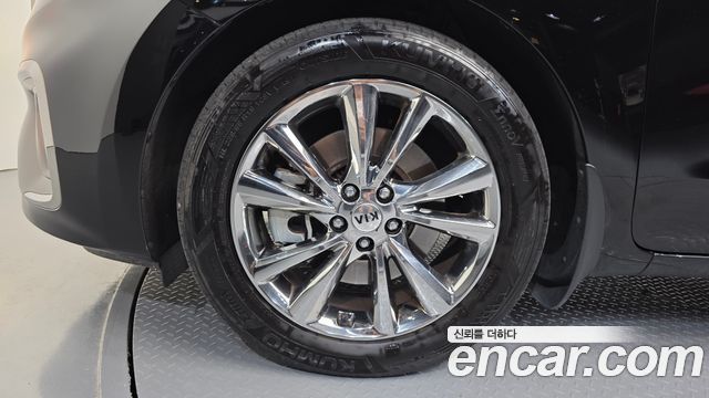 Kia Carnival 9-Seater Prstige 2020 — фото 5