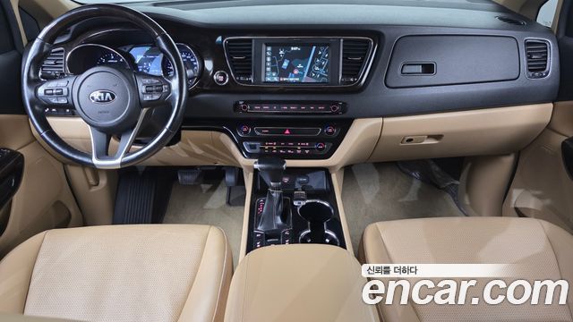 Kia Carnival 9-Seater Prstige 2020 — фото 7