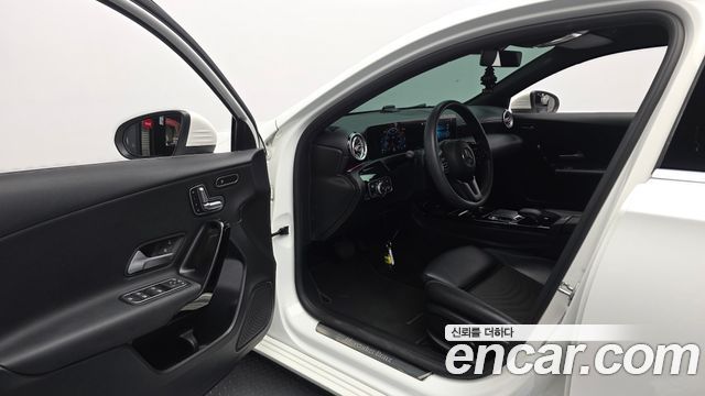 Mercedes-Benz A-Class (W177) A220 Hatchback 2020 — фото 10