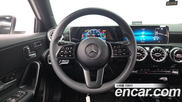 Mercedes-Benz A-Class (W177) A220 Hatchback 2020 — фото 13