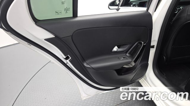 Mercedes-Benz A-Class (W177) A220 Hatchback 2020 — фото 25