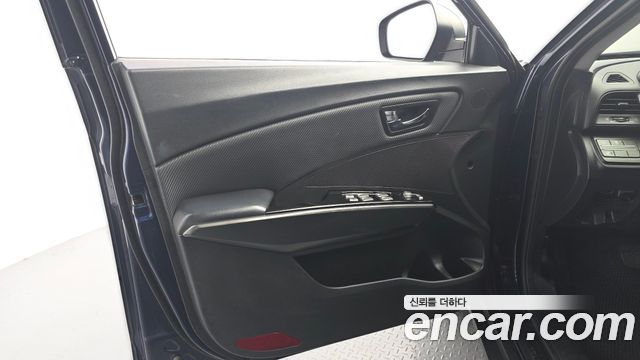 KG Mobility (SsangYong) Tivoli LX 2WD 2017 — фото 24