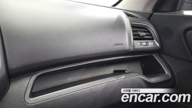 KG Mobility (SsangYong) Tivoli LX 2WD 2017 — фото 30