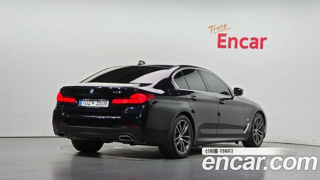 BMW 5 Series (G30) 520i M Sport 2022 — фото 2