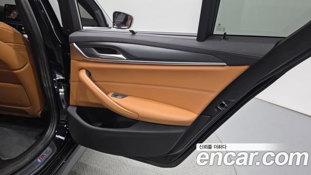 BMW 5 Series (G30) 520i M Sport 2022 — фото 31