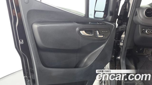 Mercedes-Benz Sprinter 3.0 Diesel W907 2023 — фото 31