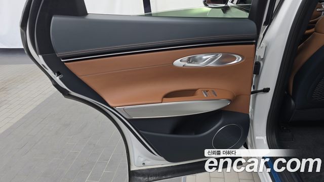 Genesis GV70 2.5T Gasoline AWD 2023 — фото 25