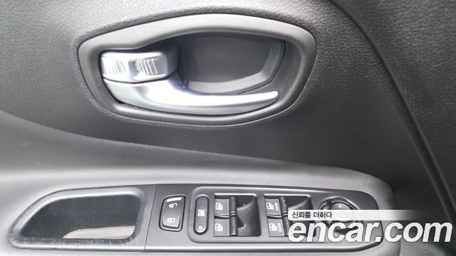 Jeep Renegade 2.0 Diesel Limited High AWD 2019 — фото 23