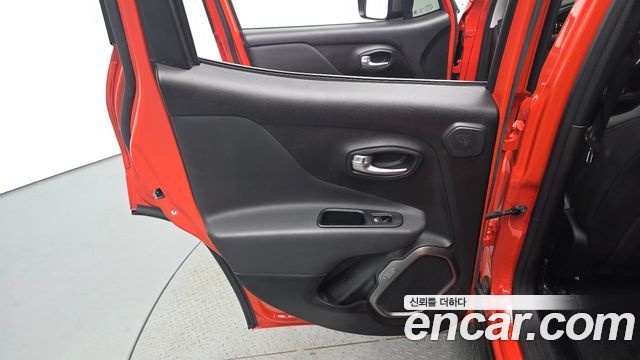 Jeep Renegade 2.0 Diesel Limited High AWD 2019 — фото 31