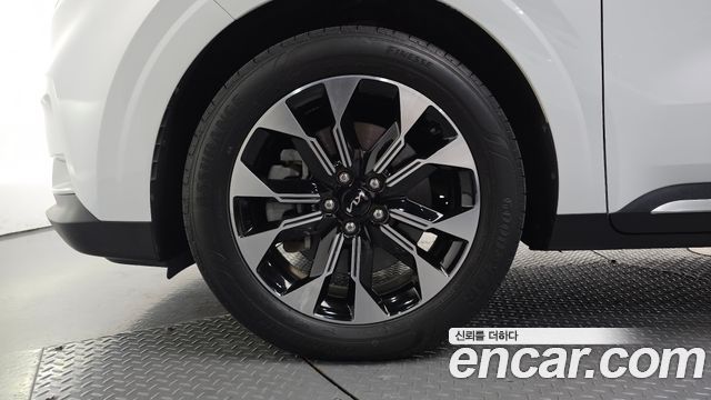 Kia Carnival (IV) Gasoline 9-Seater Prestige 2023 — фото 5