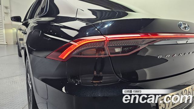 Hyundai Grandeur (IG) 2.5 Premium 2020 — фото 23